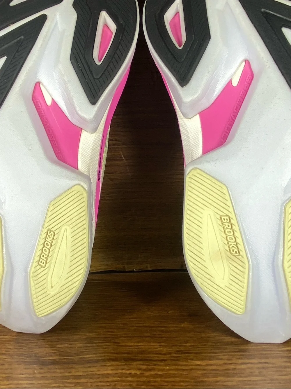 Brooks Hyperion Max 3 women’s shoe size 9